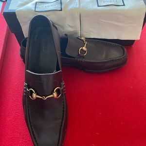 Used men’s 9.5 brown Gucci loafer